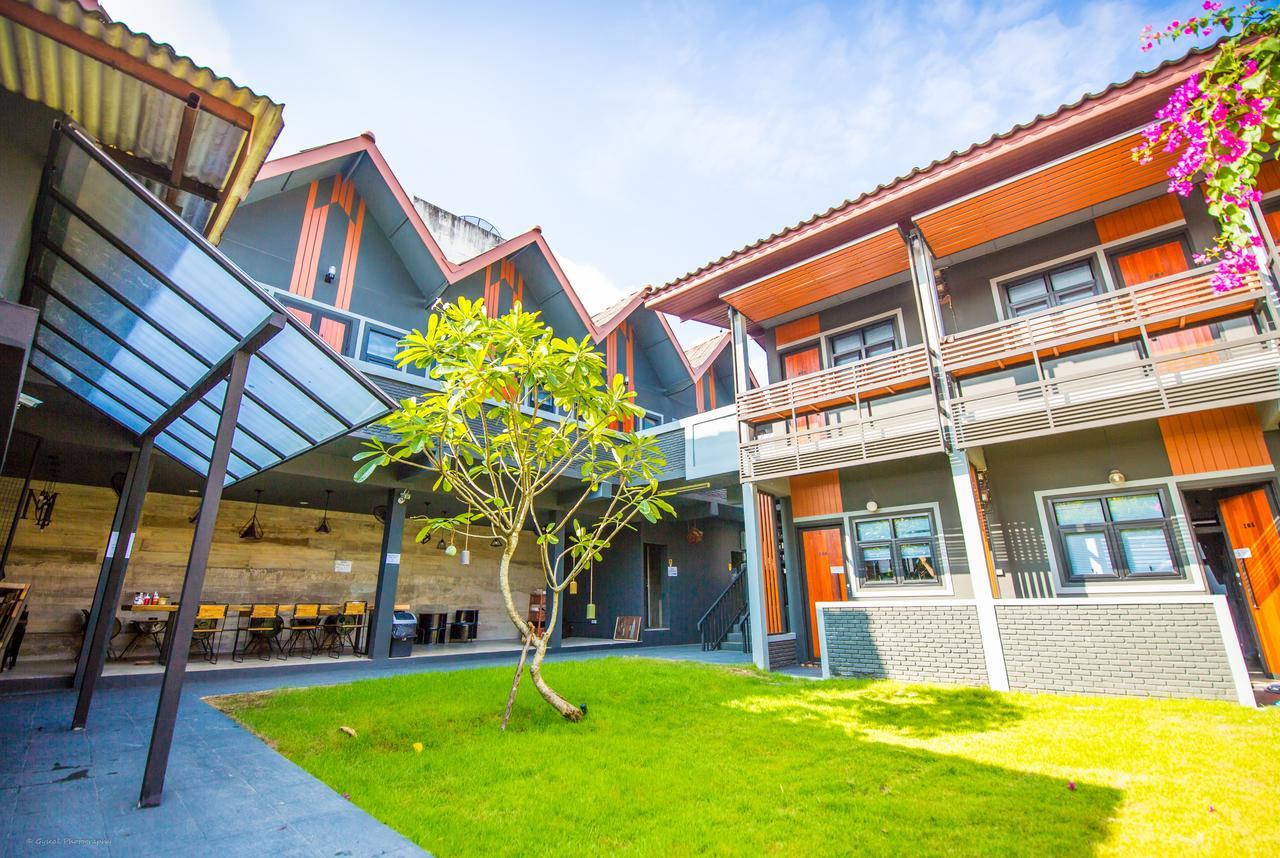 Chiangmai Moli Inn (Adults Only) Chiang Mai Exterior photo