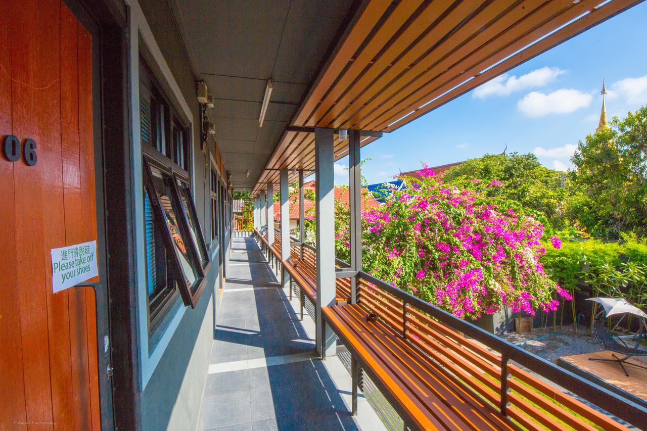 Chiangmai Moli Inn (Adults Only) Chiang Mai Exterior photo