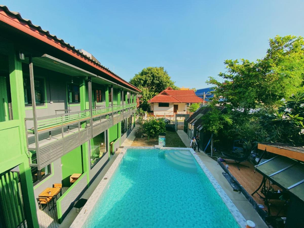 Chiangmai Moli Inn (Adults Only) Chiang Mai Exterior photo