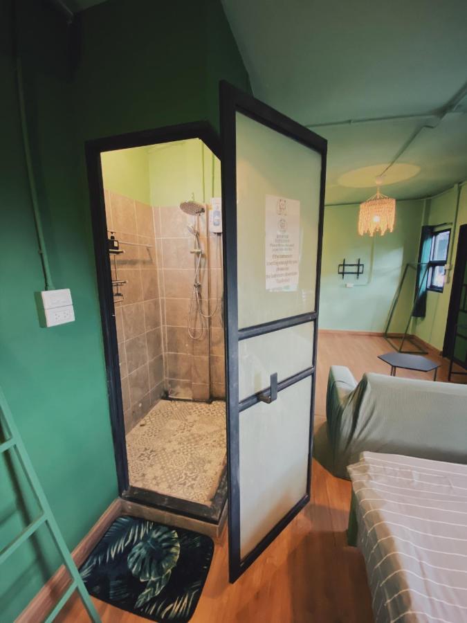 Chiangmai Moli Inn (Adults Only) Chiang Mai Exterior photo