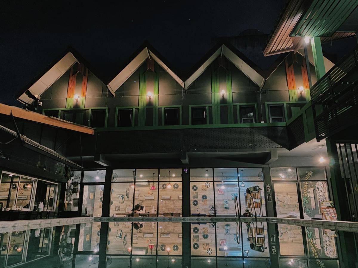 Chiangmai Moli Inn (Adults Only) Chiang Mai Exterior photo